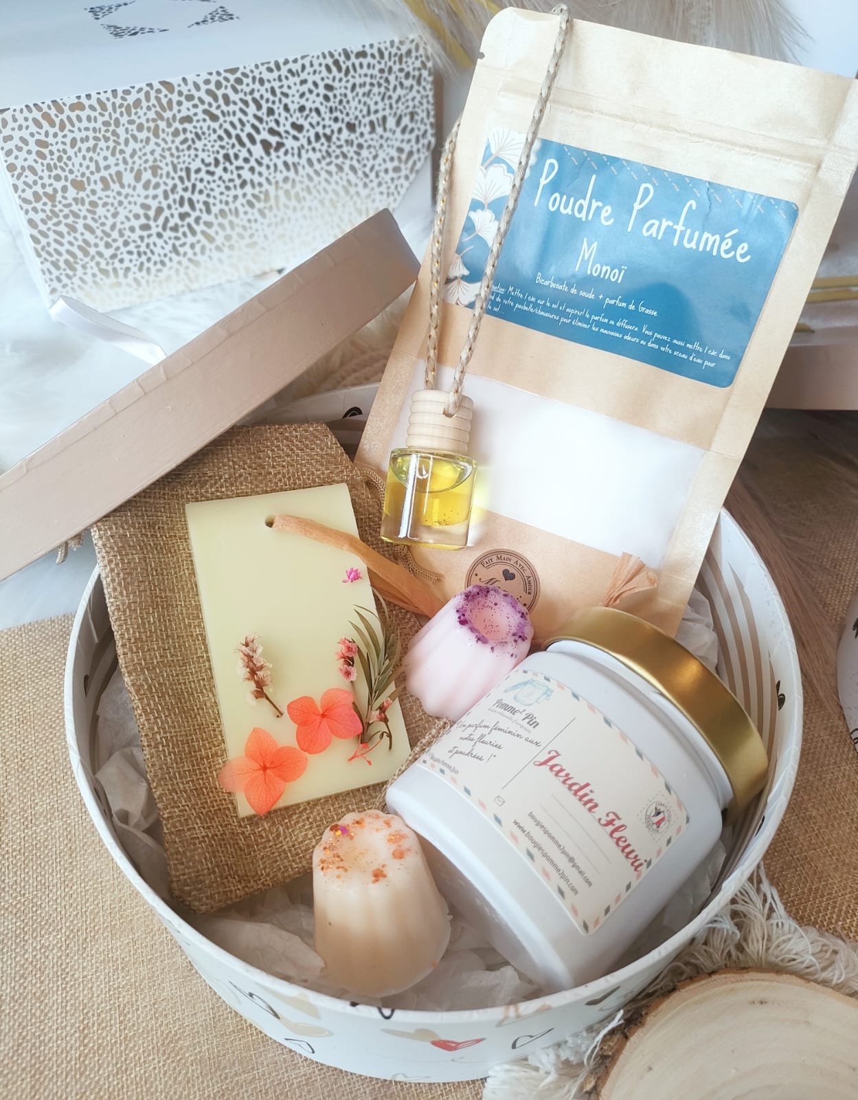 Coffret Parfumé (bougie+diffuseur+poudre) – Image 2